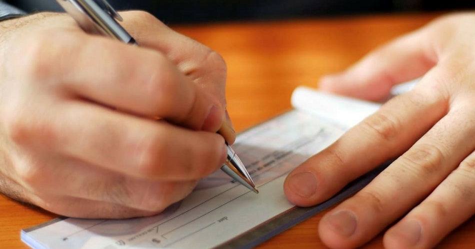 Uso de cheques no Brasil caiu 95% desde 1995 - BA de Valor